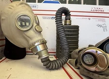 VINTAGE SOVIET COLD WAR ERA POLISH ARMY MP3 GAS MASK SET  - COSPLAY HALLOWEEN *-