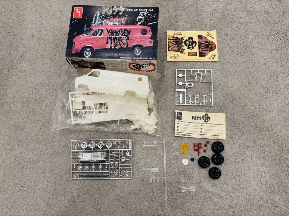 RARE 1977 AMT Kiss Custom Chevy Van Model Kit Sealed Bags Open Box UNBUILT Foto 2 de 4