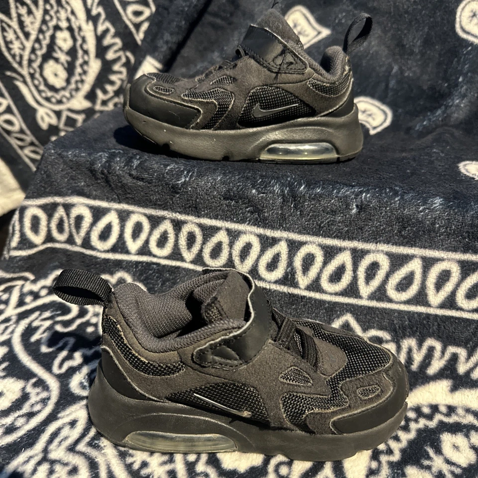 Nike Air Max 200 Triple Black Toddler Shoes Size 7C - Image 2 of 4