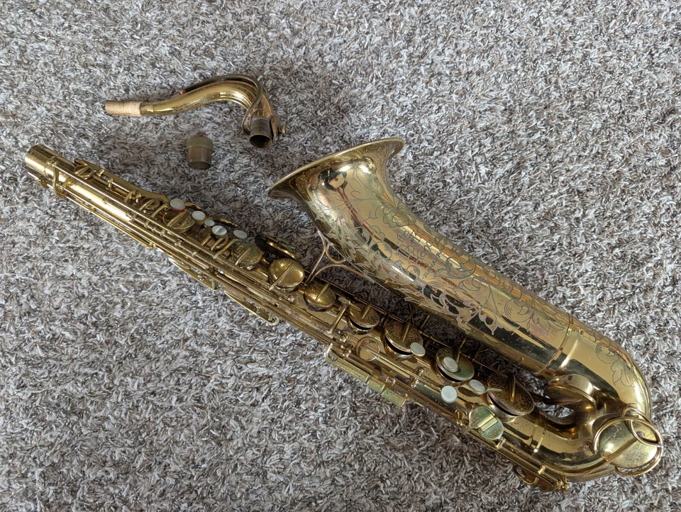 Martin Committee III "The Martin" Tenor Saxophone Org. Lacquer Matching Serials - Image 2 of 4