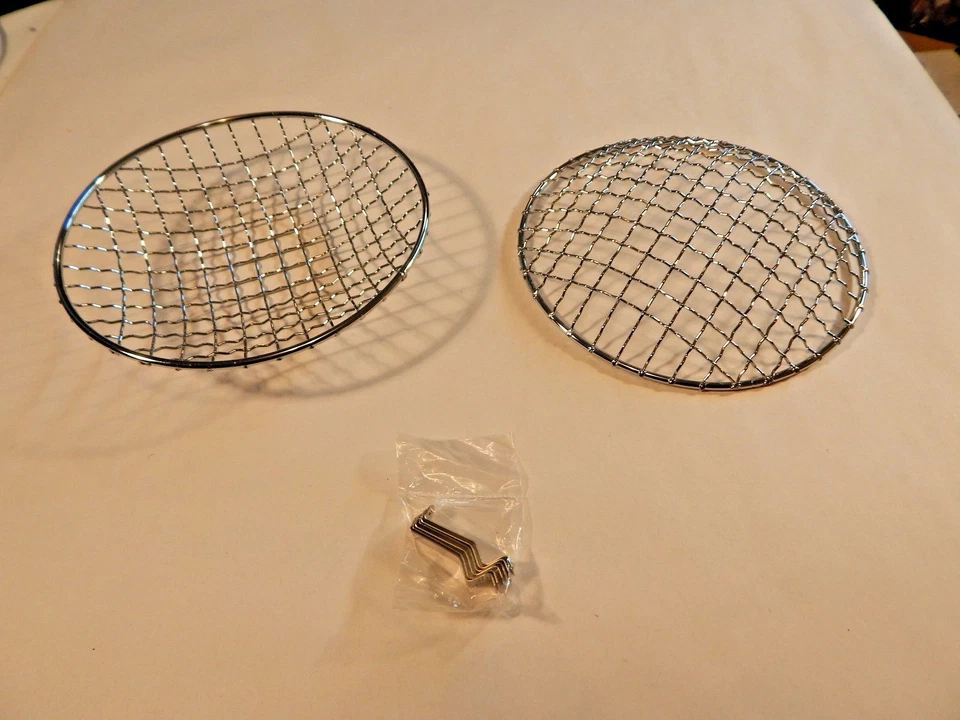 New Pair of Chrome 7" Headlamp Stone Guards Volvo 122 122S P1800 1800 - Imagem 2 de 2