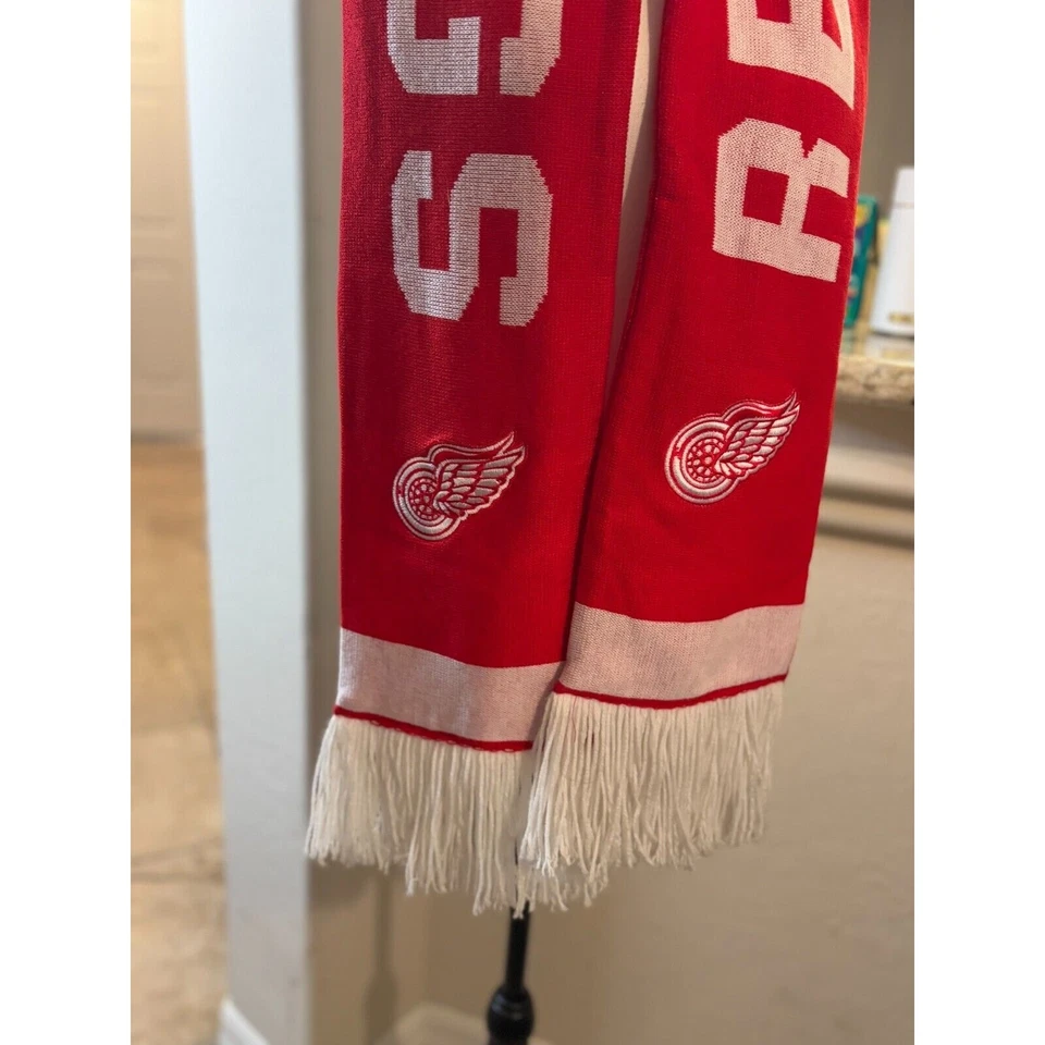 Bufanda de felpa de la NHL con logotipo de equipo a rayas Detroit Red Wings Foto 2 de 4