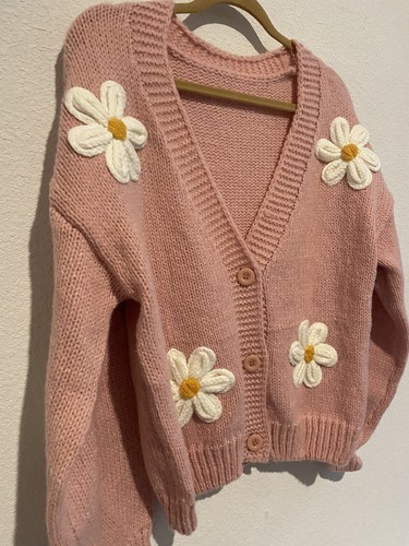 Knit Pink & White Daisies Oversized Button Up Sweater Cardigan Medium Large - Picture 2 of 7