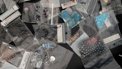 Mixed lot beads for jewelry making (Swarovski, glass, metal, cabochons)
