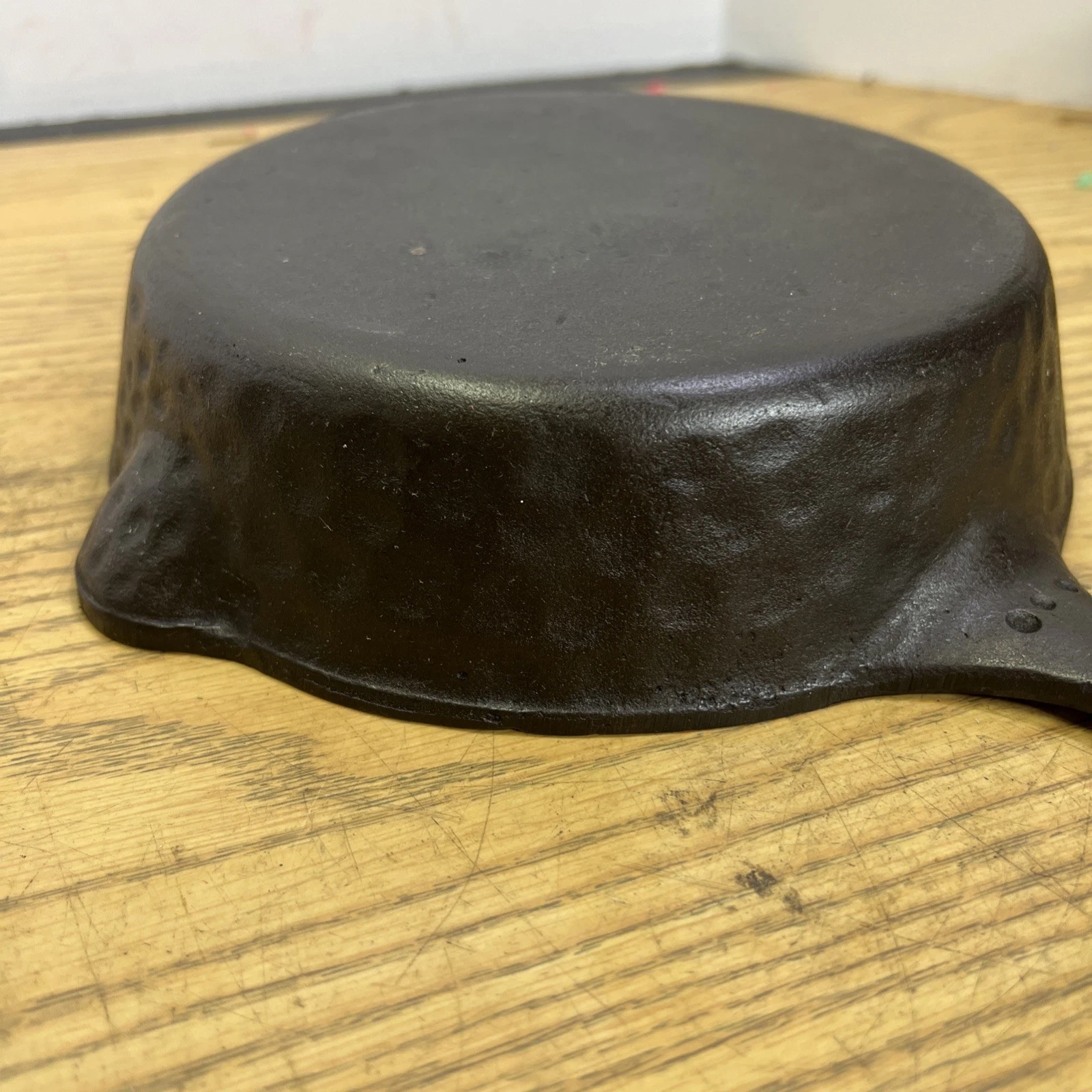 Unmarked "Ugly Hammered" #5 Cast Iron Skillet - Restored and Seasoned