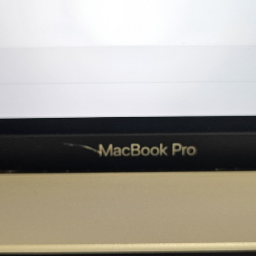 Apple Macbook Pro (15-in 2018) I7-8750H @ 2.20GHz 16GB 256GB SSD A1990 - C Grade - Picture 5 of 7