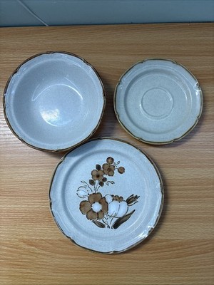 Vintage Baroque Autumn Fair Handpainted Hearthside Stoneware 2 Plates 1 Bowl