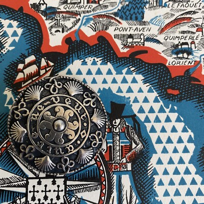 Broche Celte Kelt En Métal - Bijou Breton Ancien, Devise - Très Bon état
