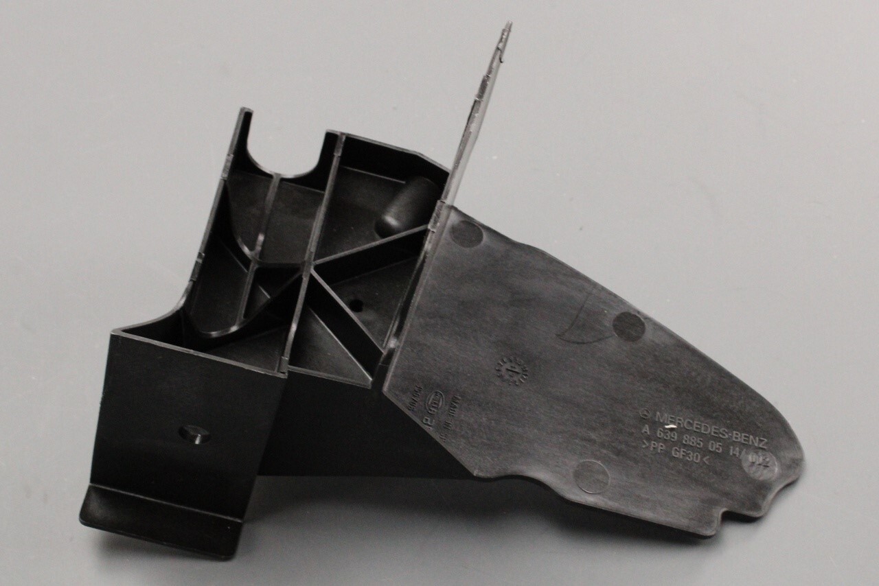 Genuine Mercedes-Benz Vito W639 front bumper bracket (right) A6398850514