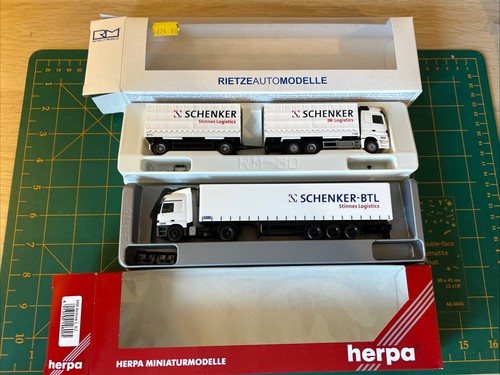 1/87 HERPA/RIETZE MB ACTROS DB SCHENKER x 2 - Picture 2 of 5