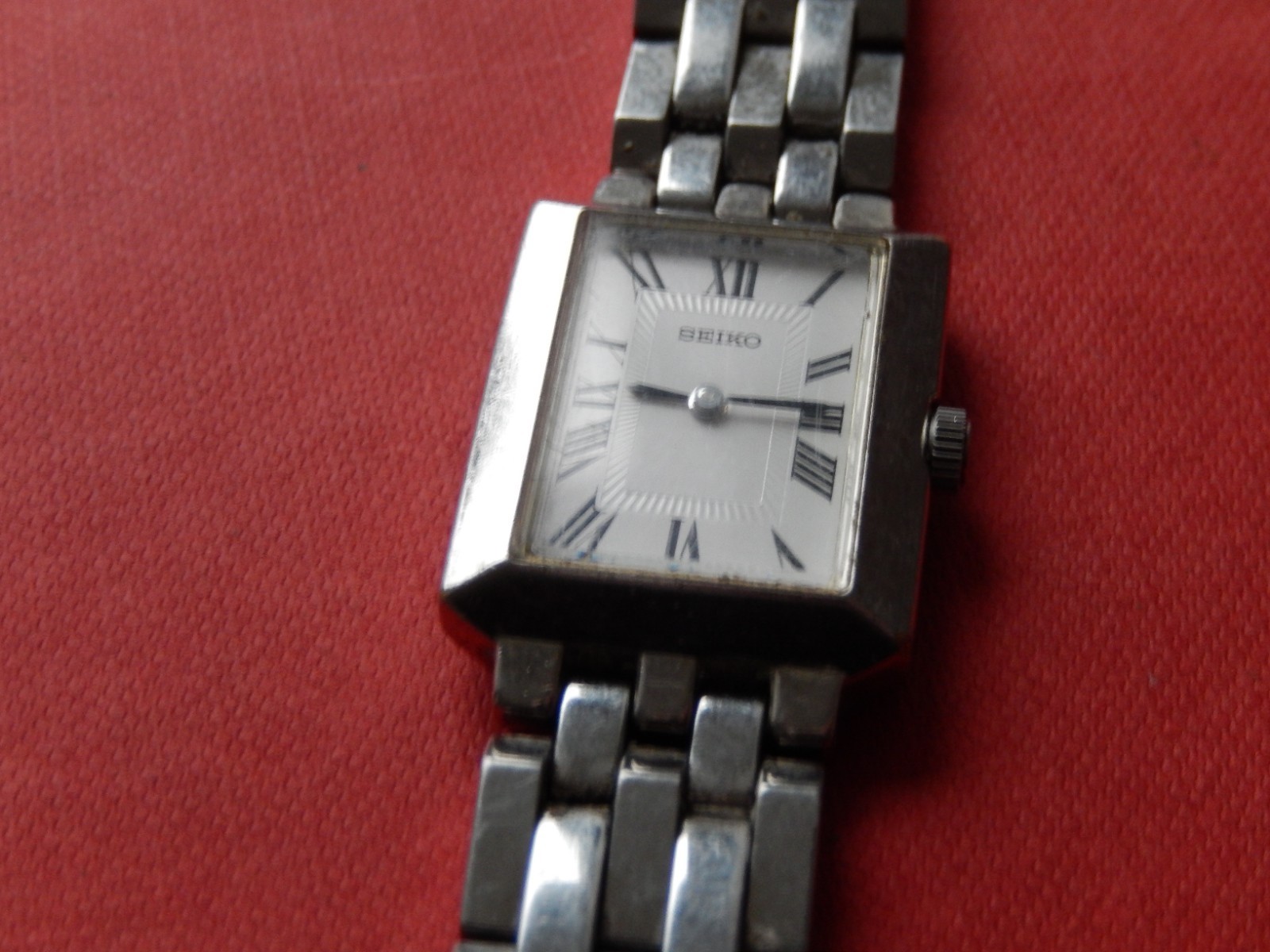 End Unisex V700 VGC Tank Japan Watch Women Working Dial! Market Clean High Seiko - VintageWatches.PK End Unisex V700 VGC Tank Japan Watch Women Working Dial! Market Clean High Seiko - vintagewatches.pk