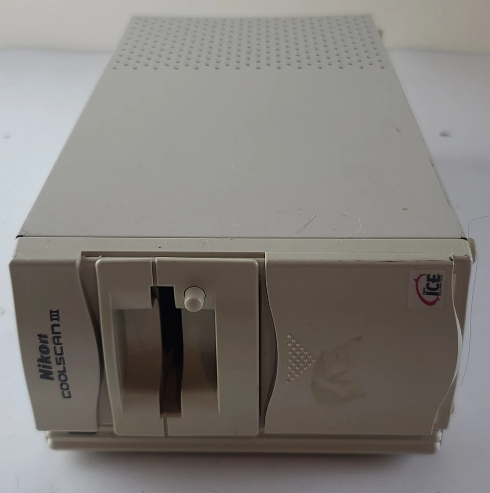 Nikon CoolScan III LS-30 35mm SCSI Film Scanner - Image 2 of 4