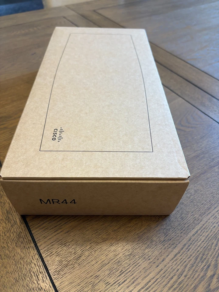 NEW Cisco Meraki MR44 Indoor 4x4:4 MU-MIMO 802.11ax WiFI 6 Unclaimed Unlicensed  - Image 3 of 4