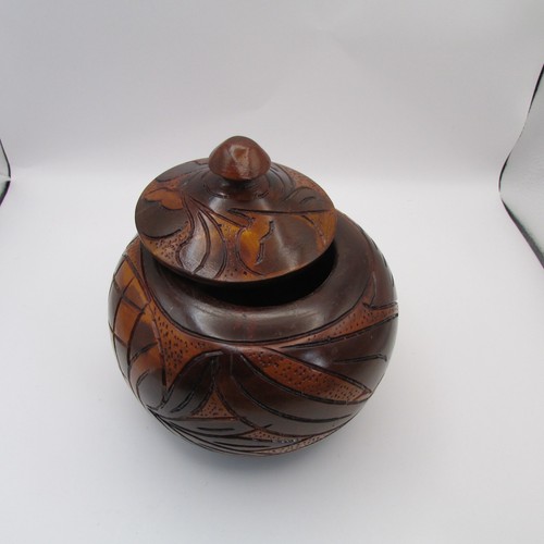 Vintage Handcrafted Wooden Jar, Garlic Canister, Fish Carved Motif With Lid - Picture 11 of 16