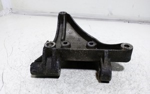 AUDI A6 4B2, C5 Klimakompressorhalterung 059260885 2.5 Diesel 2001 28624965