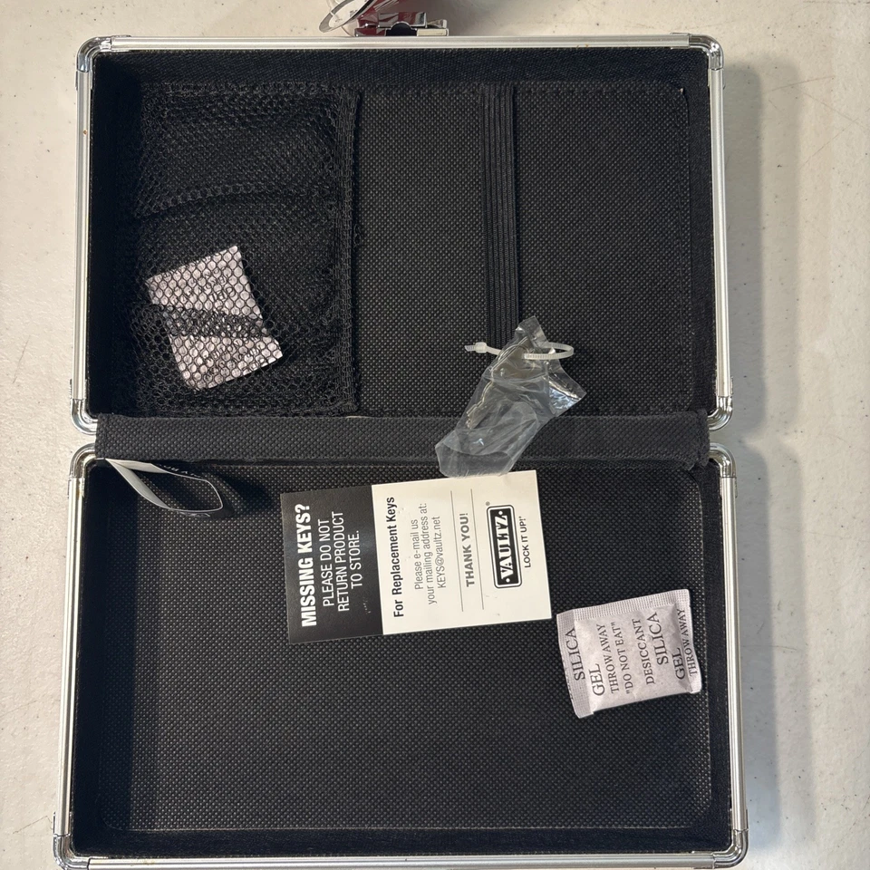 NUEVO Vaultz ROSA CORAZÓN BLOQUEO Caja de Lápices con LLAVE 5 x 8,25 x 2,5"  Foto 3 de 3