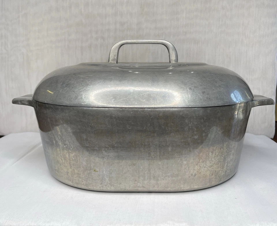 Vintage Magnalite GHC Roaster USA 12 3/4 x 10 x 4 1/2 Dutch Oven 8 Qt. - Image 3 of 4