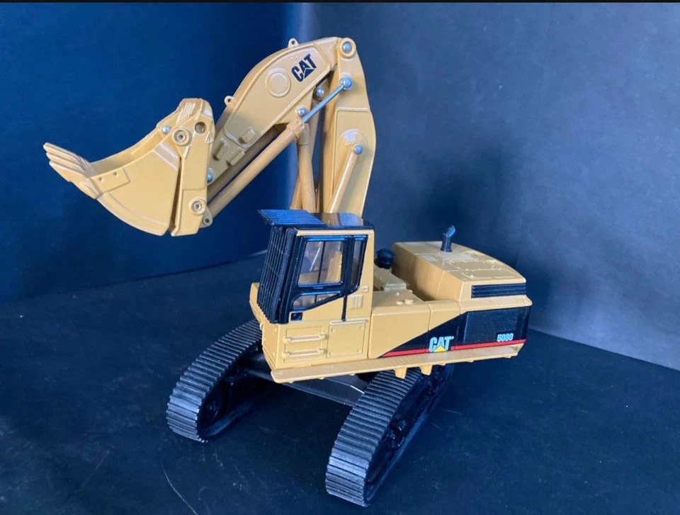 1 new set of tracks for Norscot 1:50  Caterpillar 5080 Front Shovel Excavator - Image 3 of 3