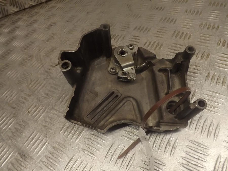 Cubierta de piñón del motor Suzuki GSF400 Bandit 1989-1990 con ajustador de embrague  Foto 4 de 4