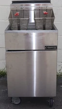 DUKERS DCF5-NG DEEP FRYER 75 POUND 21" WIDE 5 TUBE NAT GAS WITH CASTORS