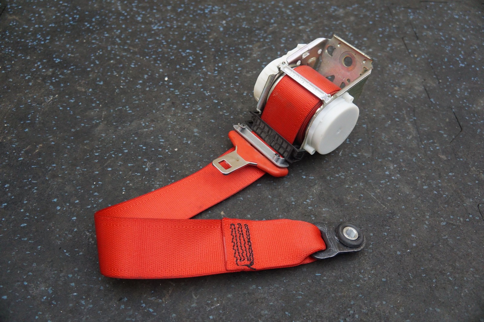 Rear Right Side Seat Belt Retractor Winder Red 83912100 OEM Ferrari FF 2011-16