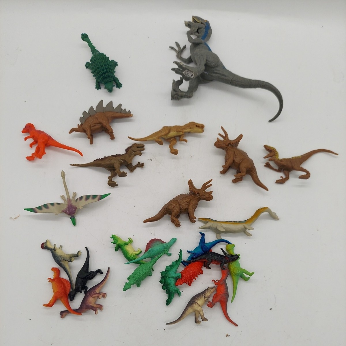 LOT Of 11 Dinosaurs Jurassic Park 2015 Hasbro Small Set Smalls Raptors READ