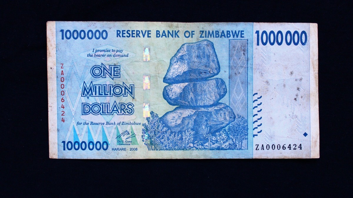 ウズベキスタン 貨幣セット 200000ソム 10000ソム 5000 2000 330px-