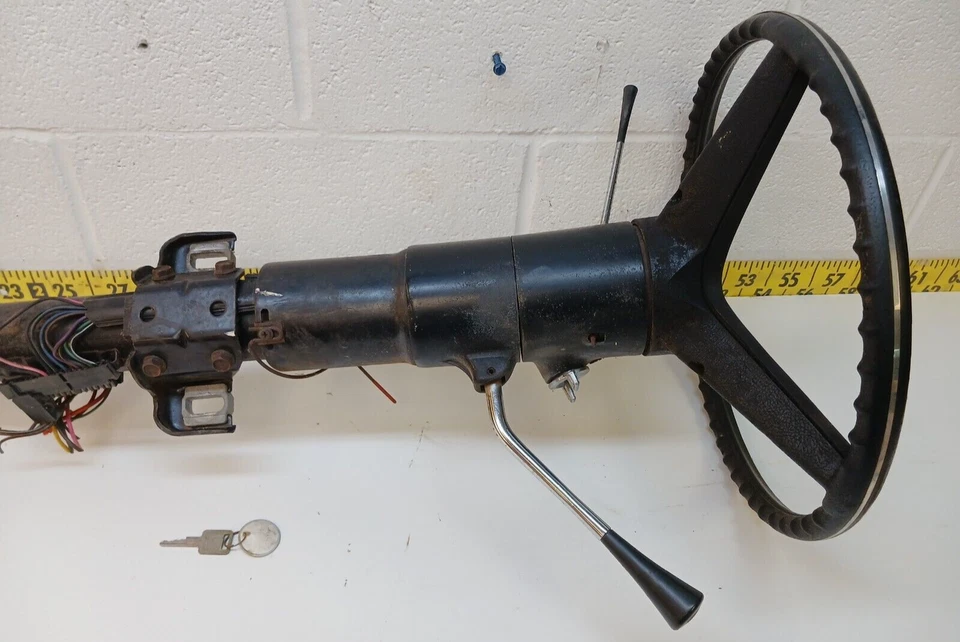 Used OEM Steering Wheel Column & Key 1969-1972 Pontiac GTO Lemans (SW43) - Image 3 of 4
