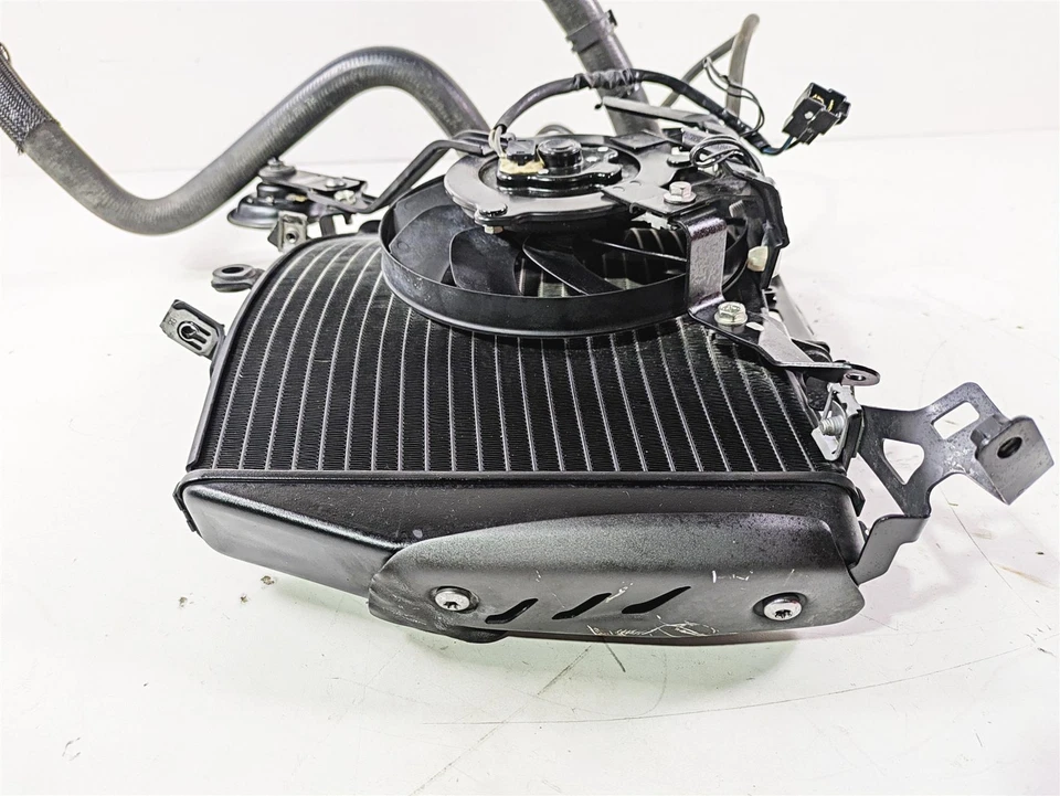 2019 Triumph Speed Triple RS 1050 Radiator Fan Reservoir Hoses Set T2100683 - Image 4 of 4