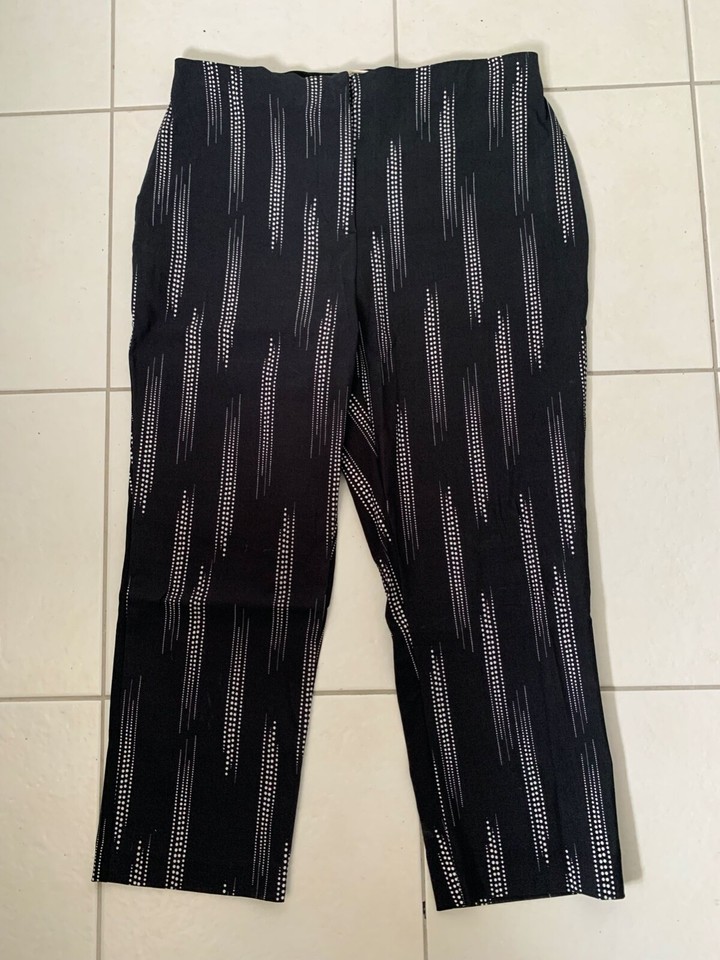 NONI B SIZE 12 AU ELASTIC WAIST ZIP FLY BLACK CROPPED CAPRI PANTS SIZE 12 AU