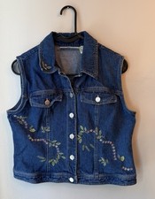 Vtg Susan Bristol Embroidered Denim Vest floral statement spring prairie sz PM