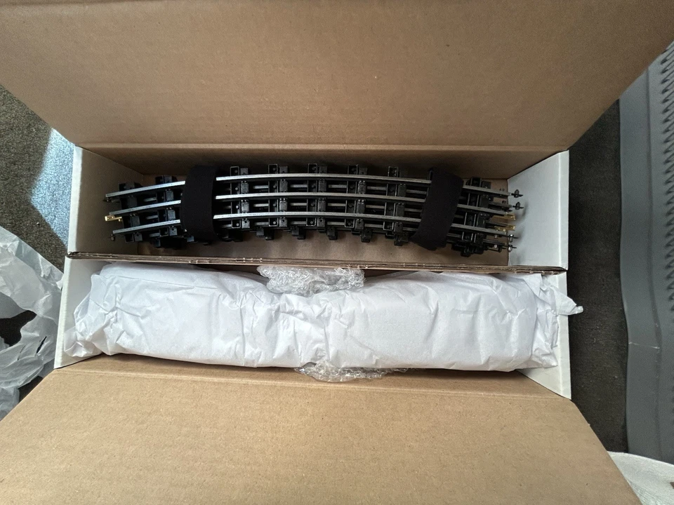 Lionel 772 Pre-War T-Rail Curve full circle 16 piece with hardware - Image 2 of 4