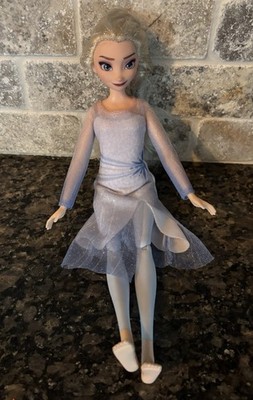 Disney's 2016 Elsa doll Frozen 2 Hasbro 11'' tall Jointed