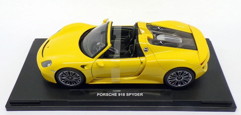 Welly 1/18 Scale Model Car 18051W - Porsche 918 Spyder - Yellow - Image 4 of 4