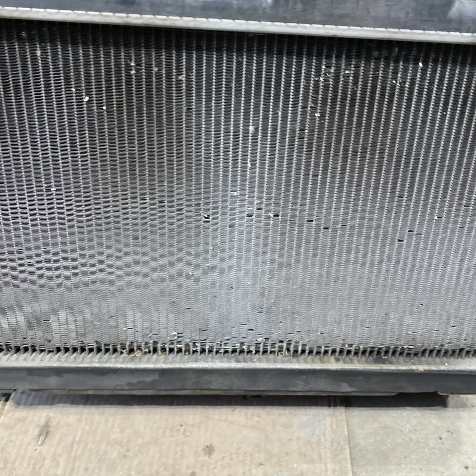 Radiador con ventiladores Subaru Impreza Wagon 2005-2007 Foto 3 de 4