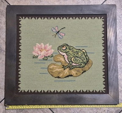 Vintage Cute Framed Frog Lilipad Water Dragonfly lily Needlepoint 20''x 18'' 