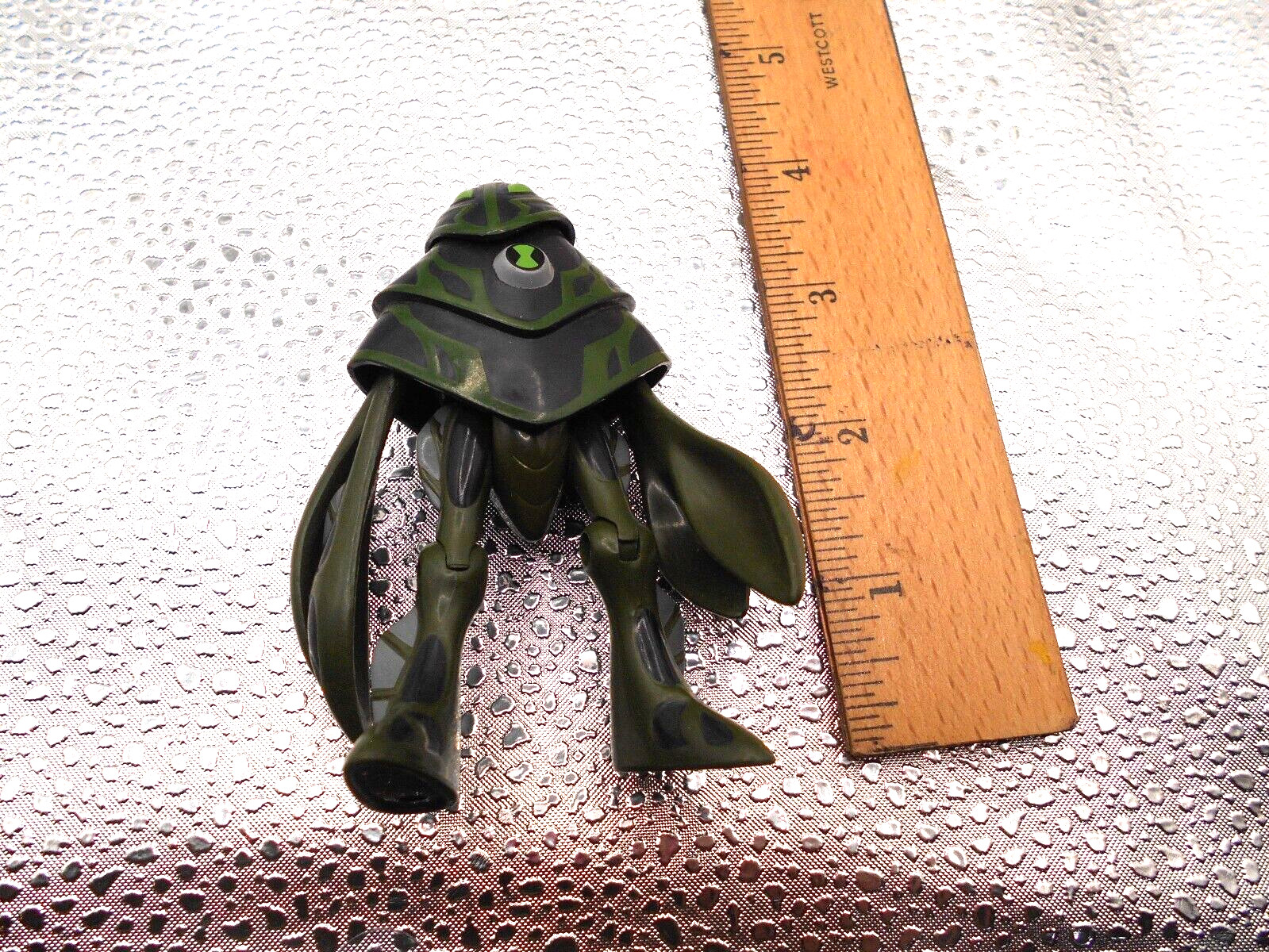 Haywire Ampfibian Bandai Cartoon Network Ben 10  Action Figure CN