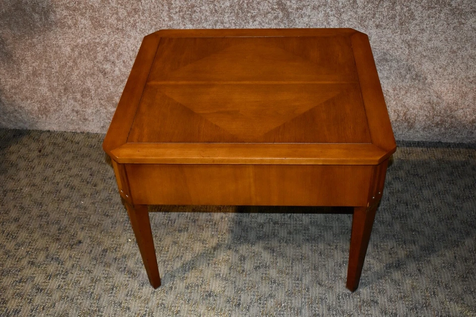 Mesa de acento cuadrada vintage Baker de mediados de siglo con tapa y cajón con incrustaciones de diamantes Foto 4 de 4