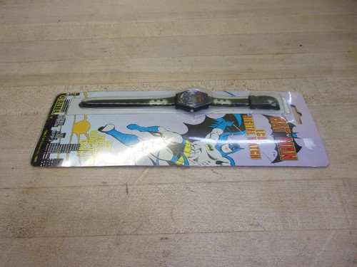 Vintage Bat Man LCD Digitaluhr Quintel DC Comics 1989 Leuchten im Dunkeln KOSTENLOSER VERSAND - Bild 3 von 13