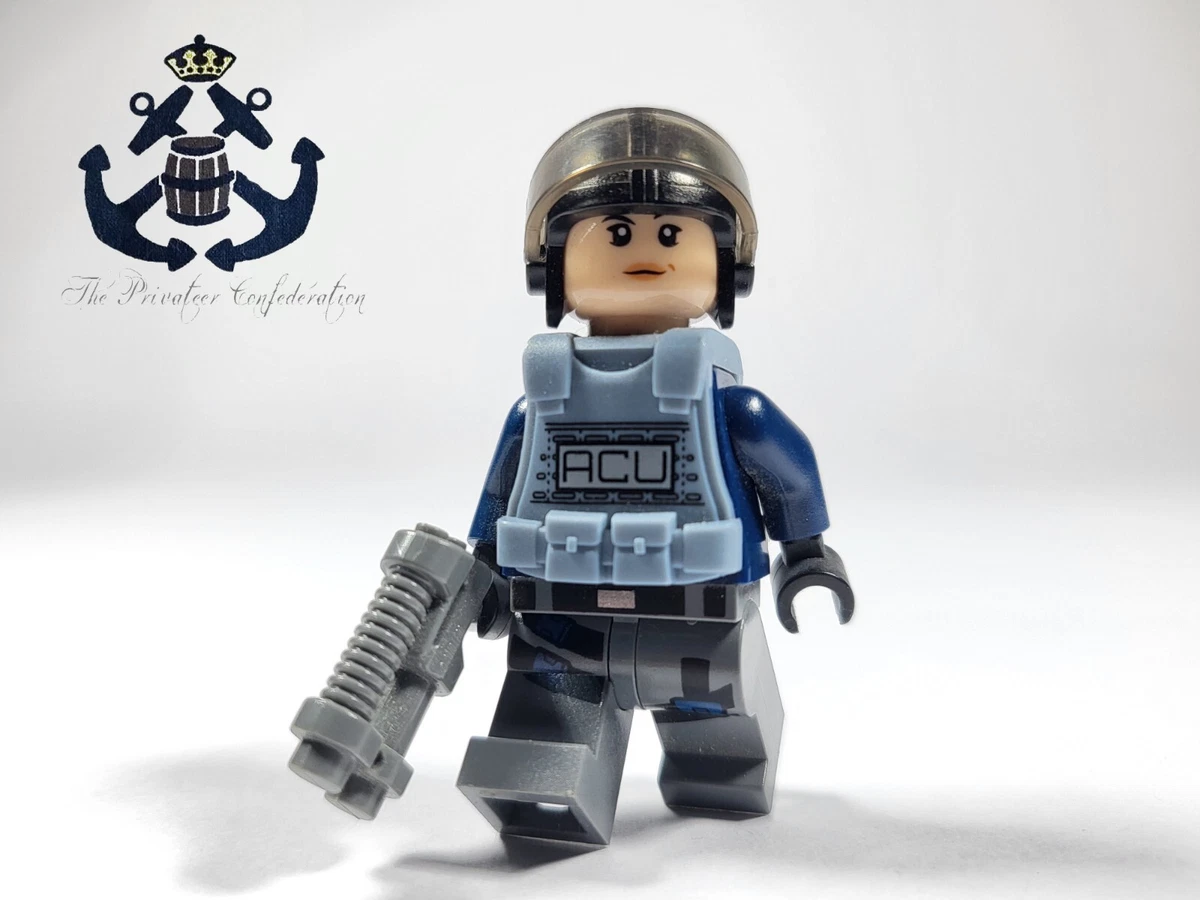 LEGO 2015 Minifigure Jurassic World ACU Trooper Female Vest