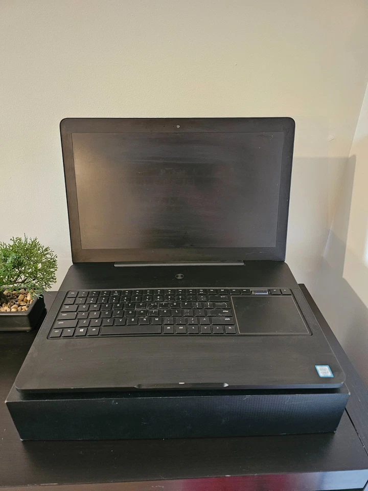 Razer Blade Pro 17" i7 GTX1060 - Used - Still in Original Box - Image 2 of 3