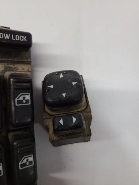 2001 2002 Chevrolet Silverado LH Driver Front Left Door Master Switch - Imagem 2 de 4