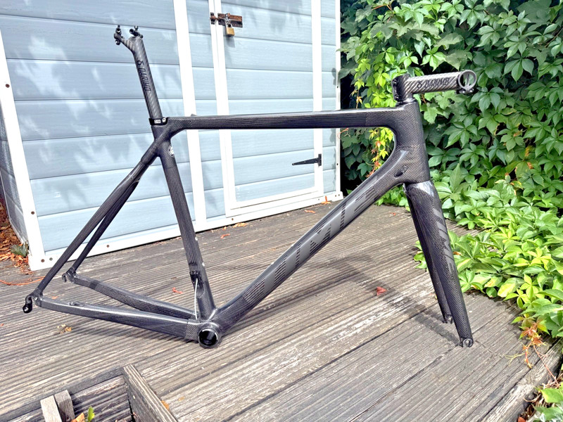 Time Alpe D’Huez 2022 Rim brake Medium Excellent Condition (Black)