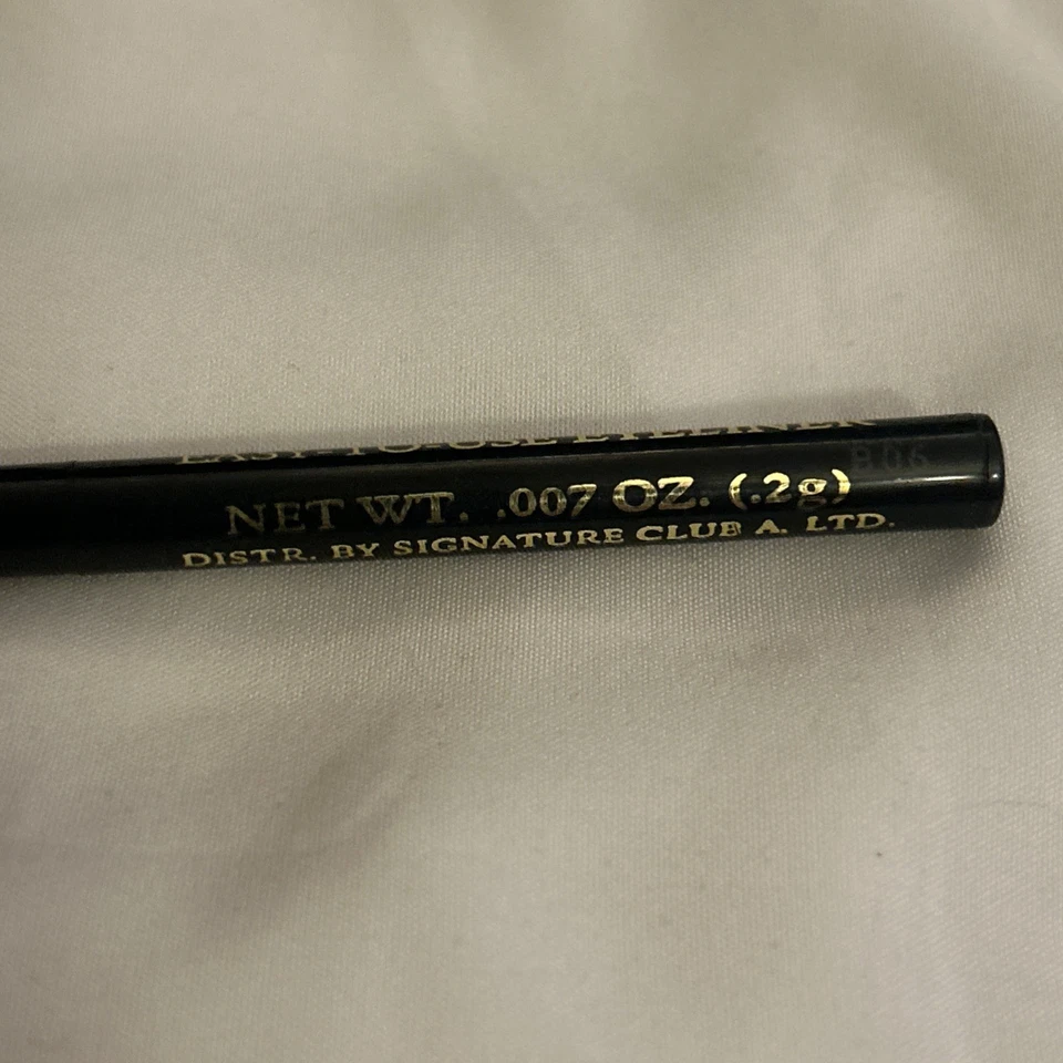 SIGNATURE CLUB A EASY TO USE EYELINER PENCIL New See Pictures - Image 4 of 4