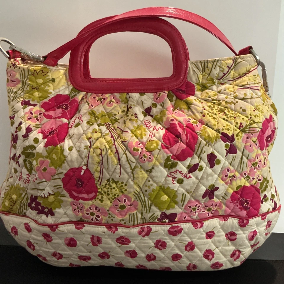 Bolso de Mano Vera Bradley Make Me Rubor Patrón Retirado Rosa Verde Floral Acolchado Cartera Foto 2 de 4