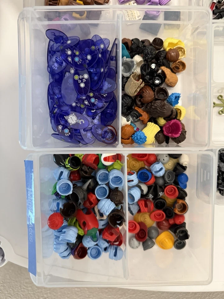 LEGO Minifigure Accessories Lot - Castle, Star Wars, Ninjago, City - Image 4 of 4