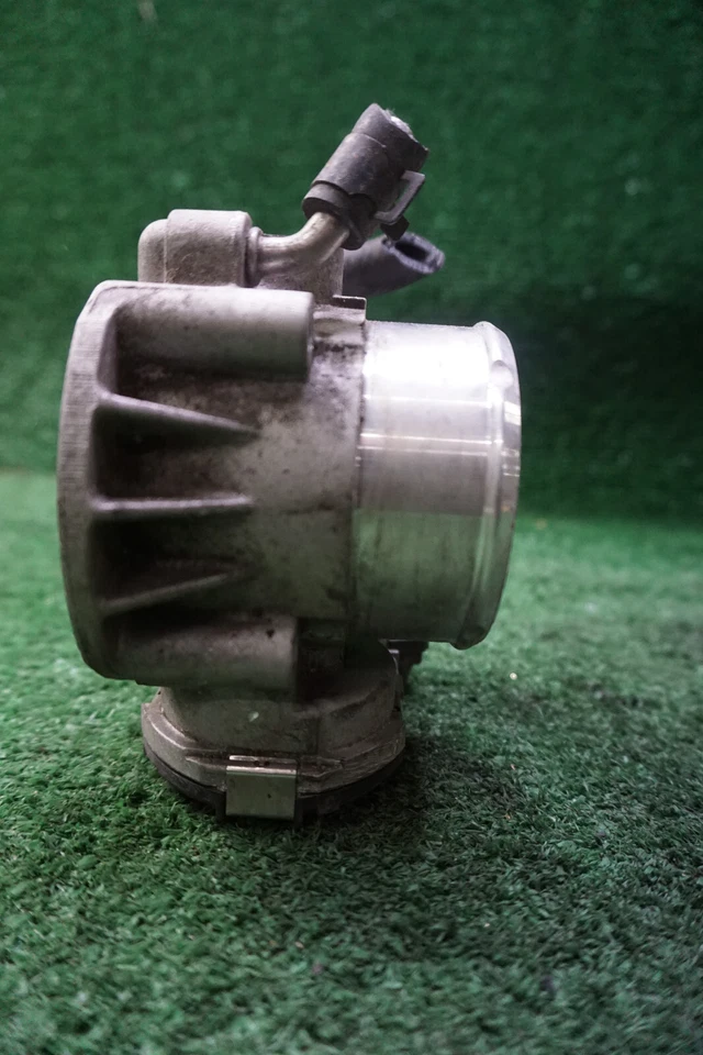 Cuerpo del acelerador KIA OPTIMA 2011 2,4 L OEM 351002G700 Foto 4 de 4