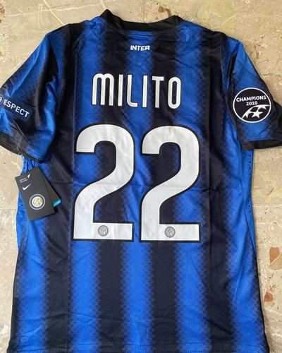 Maglia Casa Inter Milito Tg M anno 2010-2011 con tutte le patch del Triplete - Foto 2 di 10