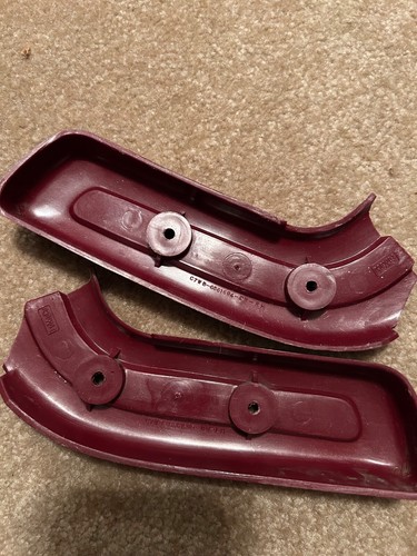 1967 Cougar Standard GT 6.5 Litre Xr7 ORIG OUTER INNER SEAT HINGE COVERS RED - Picture 2 of 4