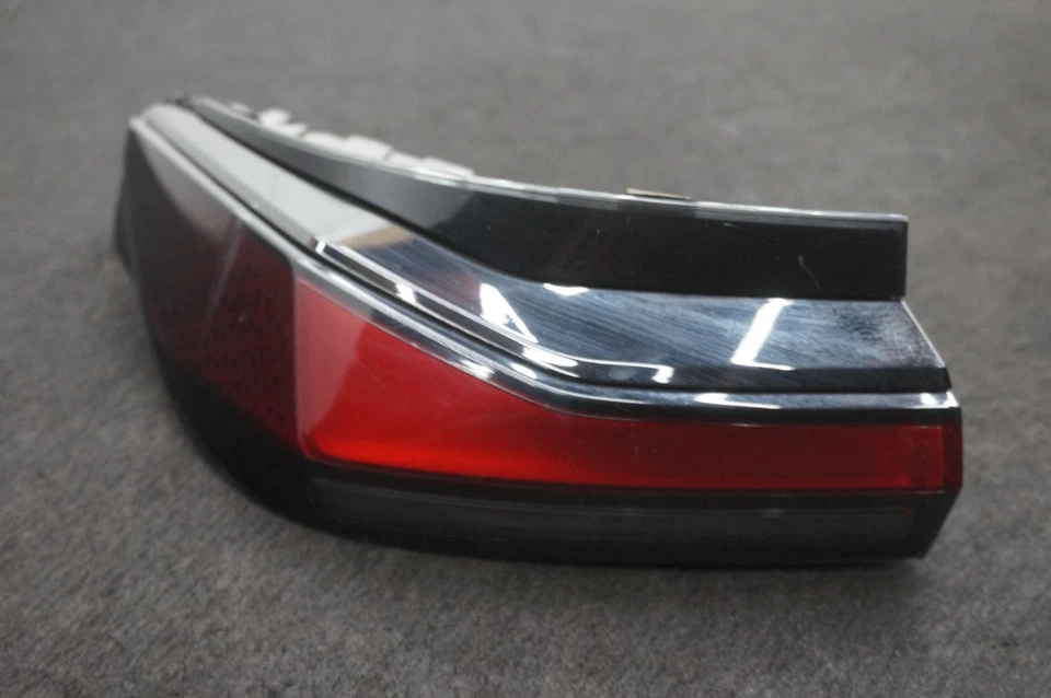 Lámpara de luz trasera exterior izquierda OEM 63215A3CD41 BMW 760I xDrive G70 23-24 *Nota Foto 2 de 4